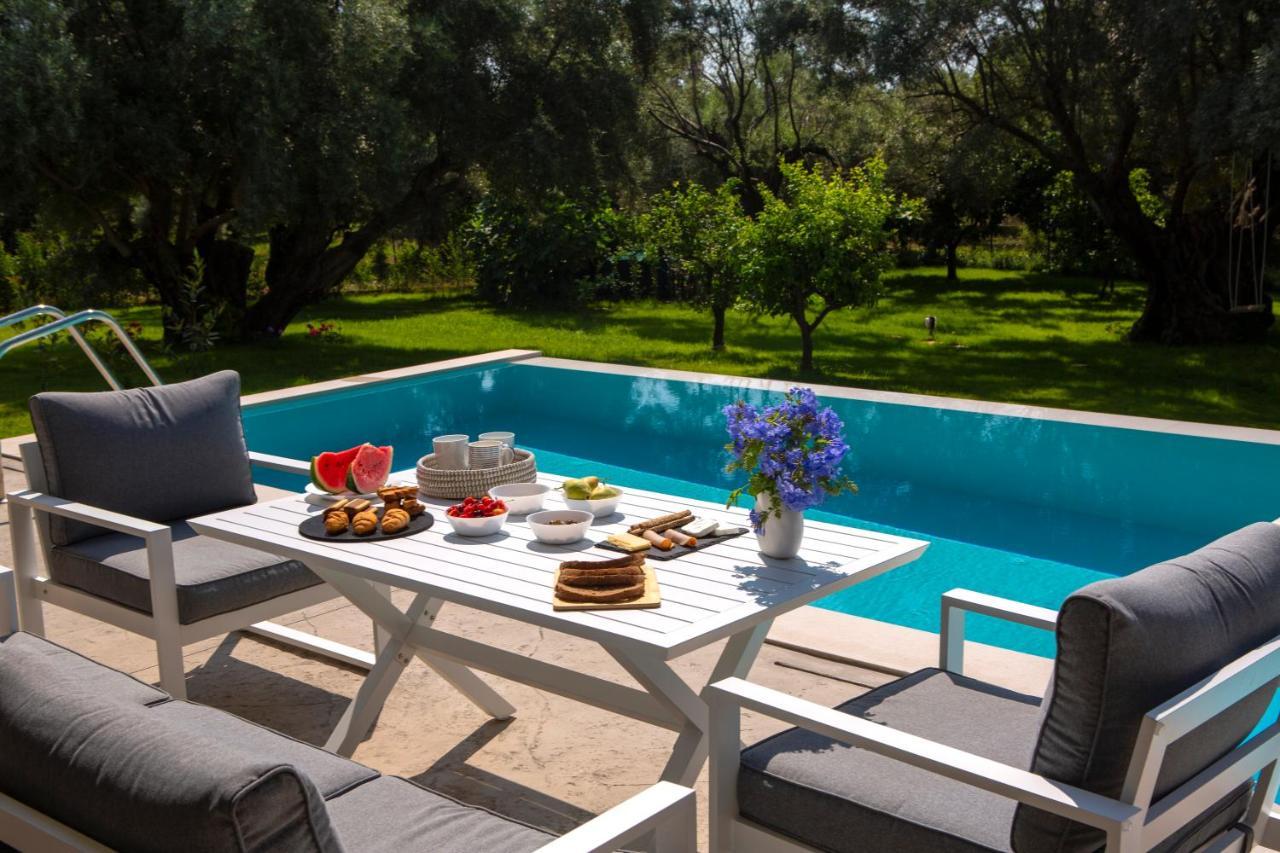 Averto Villas With Private Pool Nidrí Kültér fotó