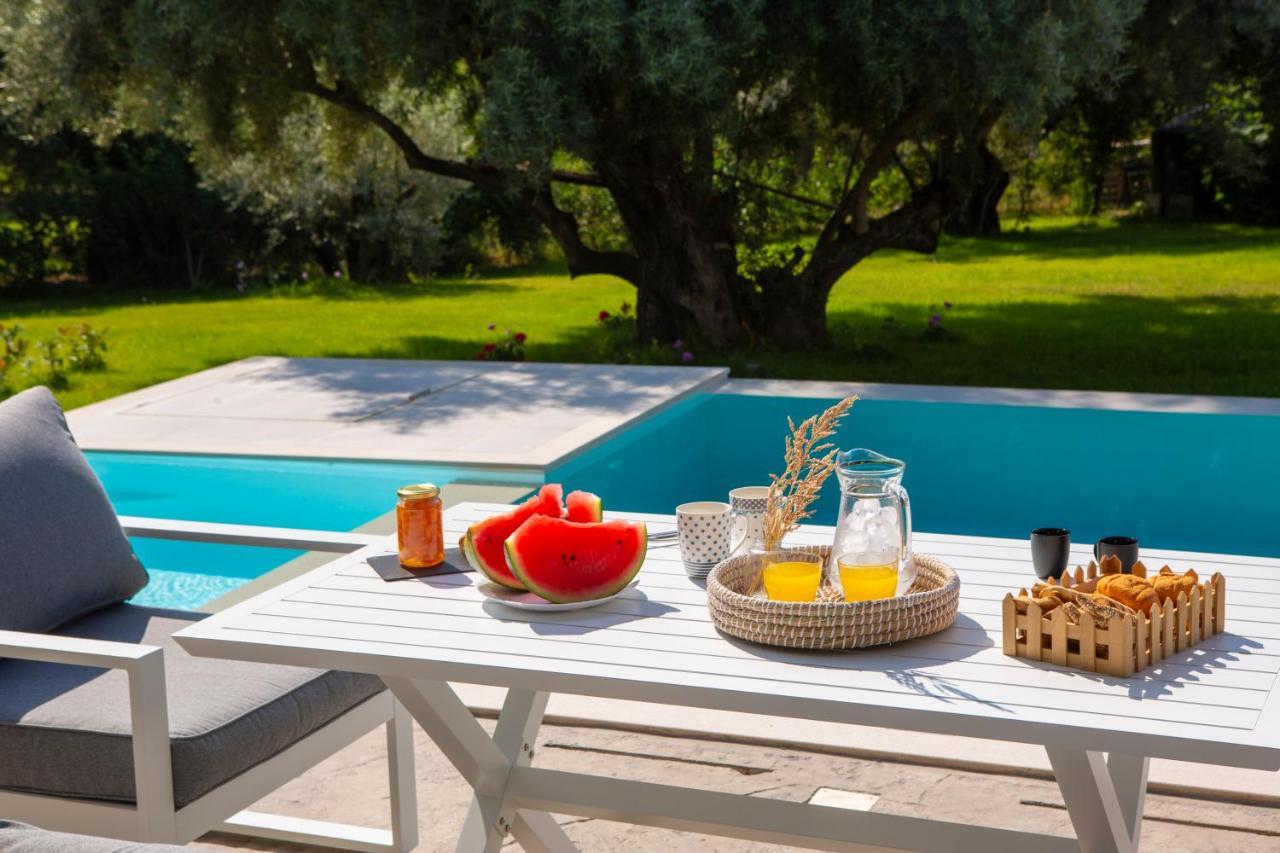 Averto Villas With Private Pool Nidrí Kültér fotó
