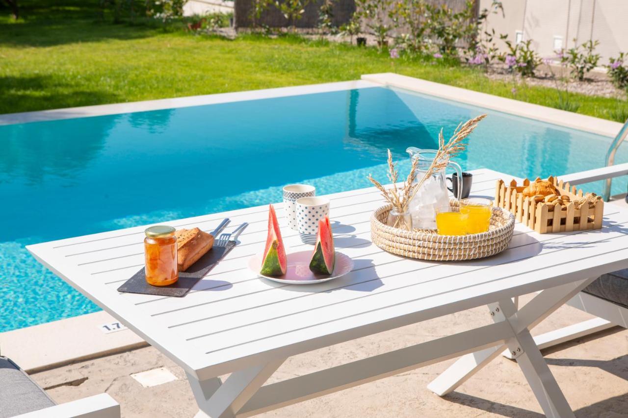 Averto Villas With Private Pool Nidrí Kültér fotó