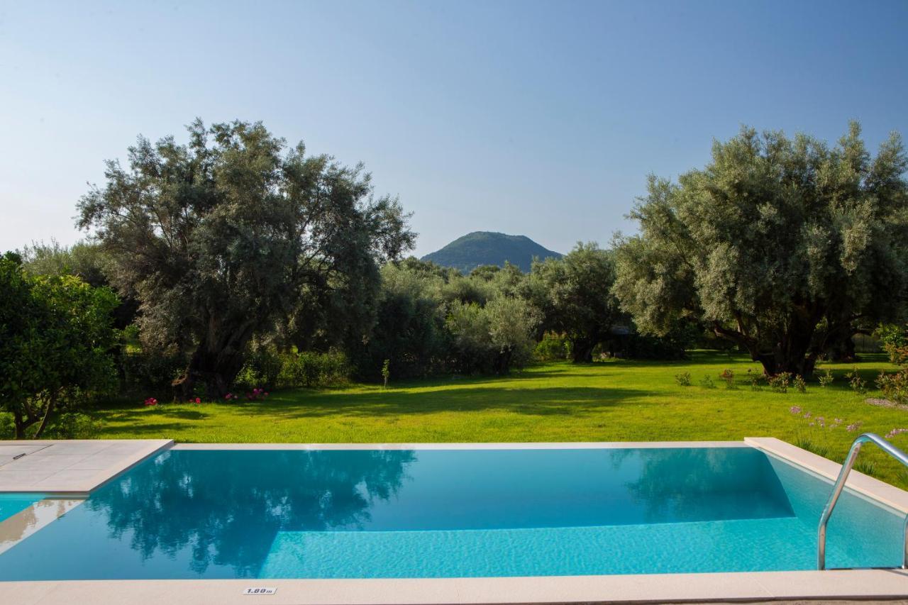 Averto Villas With Private Pool Nidrí Kültér fotó