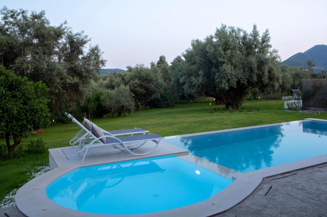 Averto Villas With Private Pool Nidrí Kültér fotó